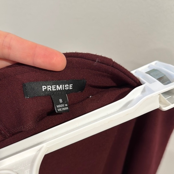 Premise Women’s Elegant Burgundy Pencil Skirt Stretch Slit in Back Size 8 - Picture 4 of 5